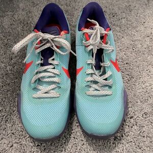 EYBL GIRL Kobe’s MEN size 10 , used